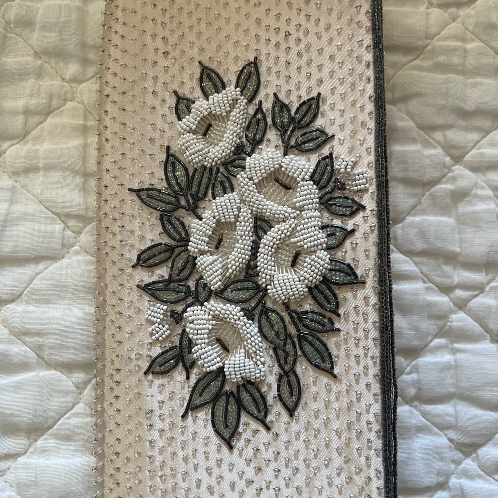 Elegant Beaded Floral Clutch